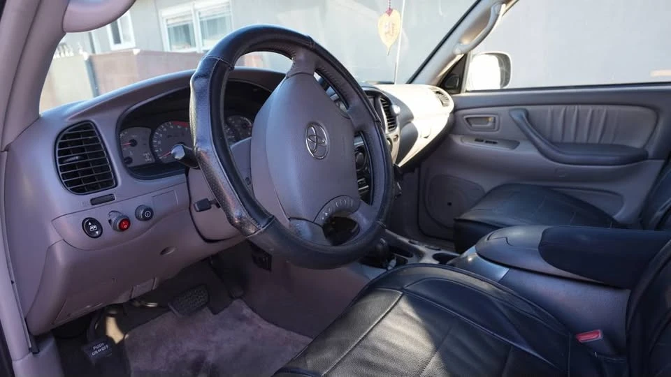 2003 Toyota Sequoia 1st Gen - Image 15 of 19
