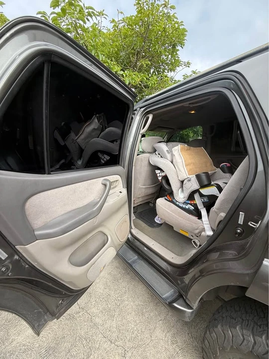 2003 Toyota Sequoia 1st Gen - Image 8 of 9