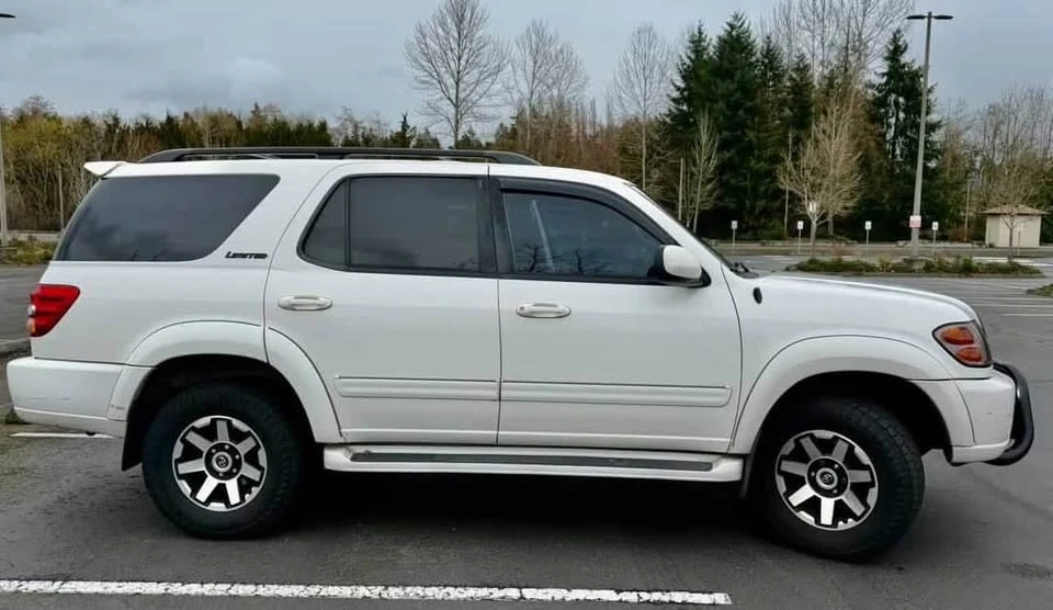 2003 Toyota Sequoia 1st Gen - Image 11 of 20