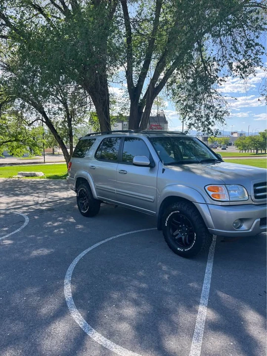 2003 Toyota Sequoia 1st Gen - Image 2 of 11