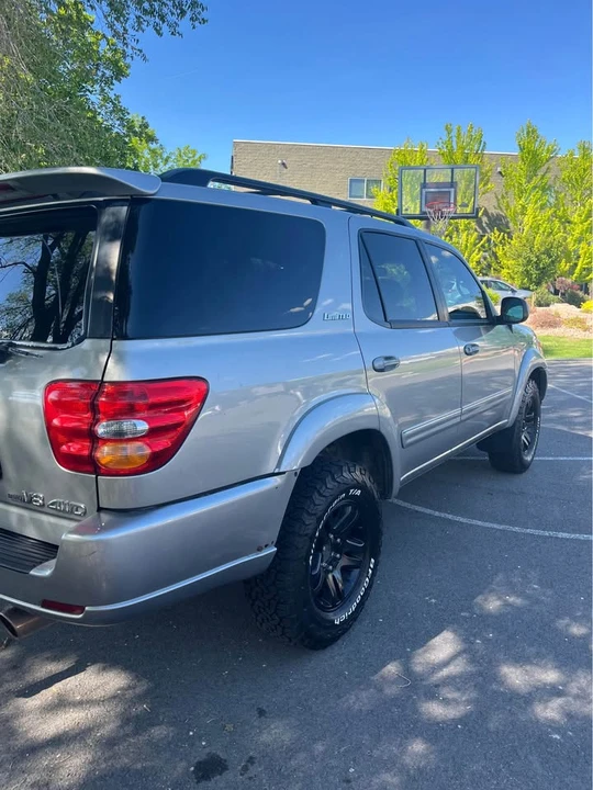 2003 Toyota Sequoia 1st Gen - Image 4 of 11
