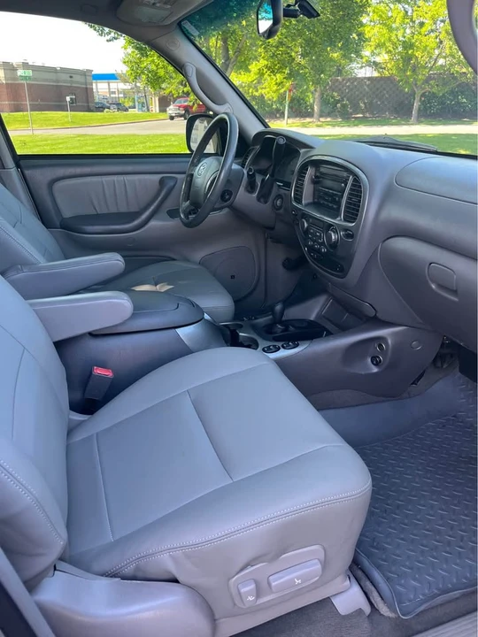 2003 Toyota Sequoia 1st Gen - Image 10 of 11