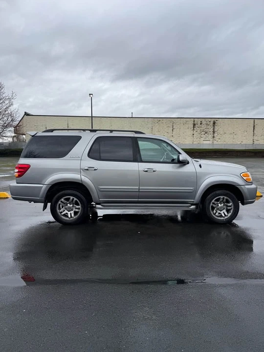 2003 Toyota Sequoia 1st Gen - Image 4 of 15