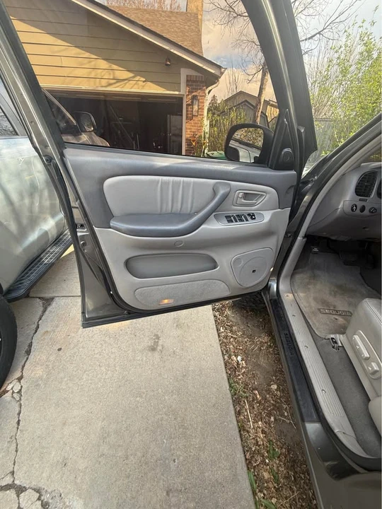 2003 Toyota Sequoia 1st Gen - Image 8 of 10