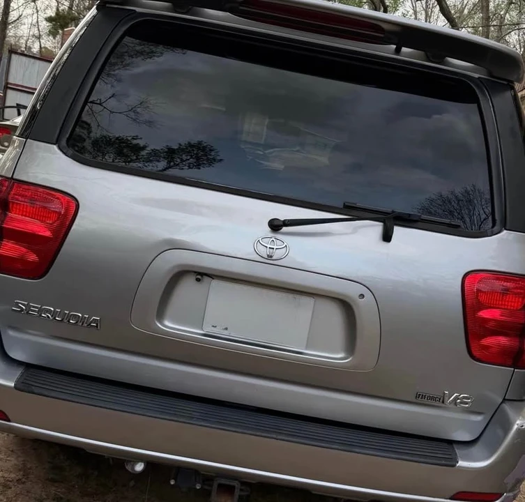 2003 Toyota Sequoia 1st Gen - Image 4 of 9