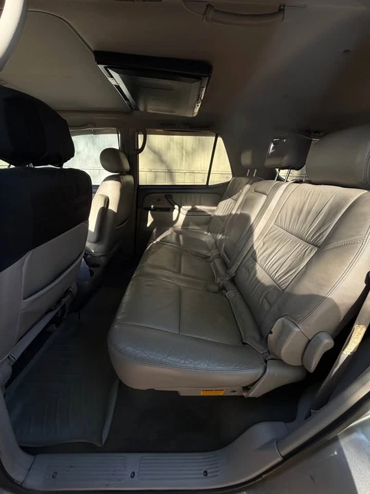 2003 Toyota Sequoia 1st Gen - Image 7 of 9
