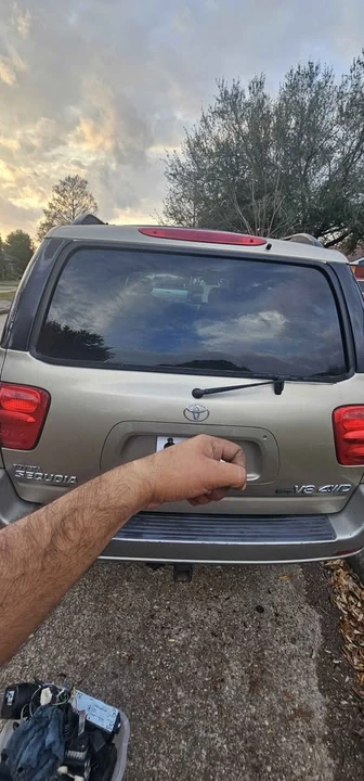 2003 Toyota Sequoia 1st Gen - Image 2 of 11
