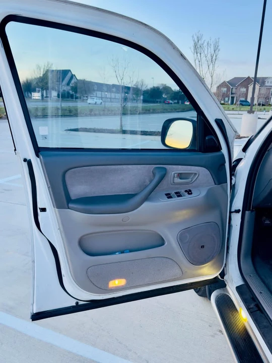 2003 Toyota Sequoia 1st Gen - Image 7 of 9