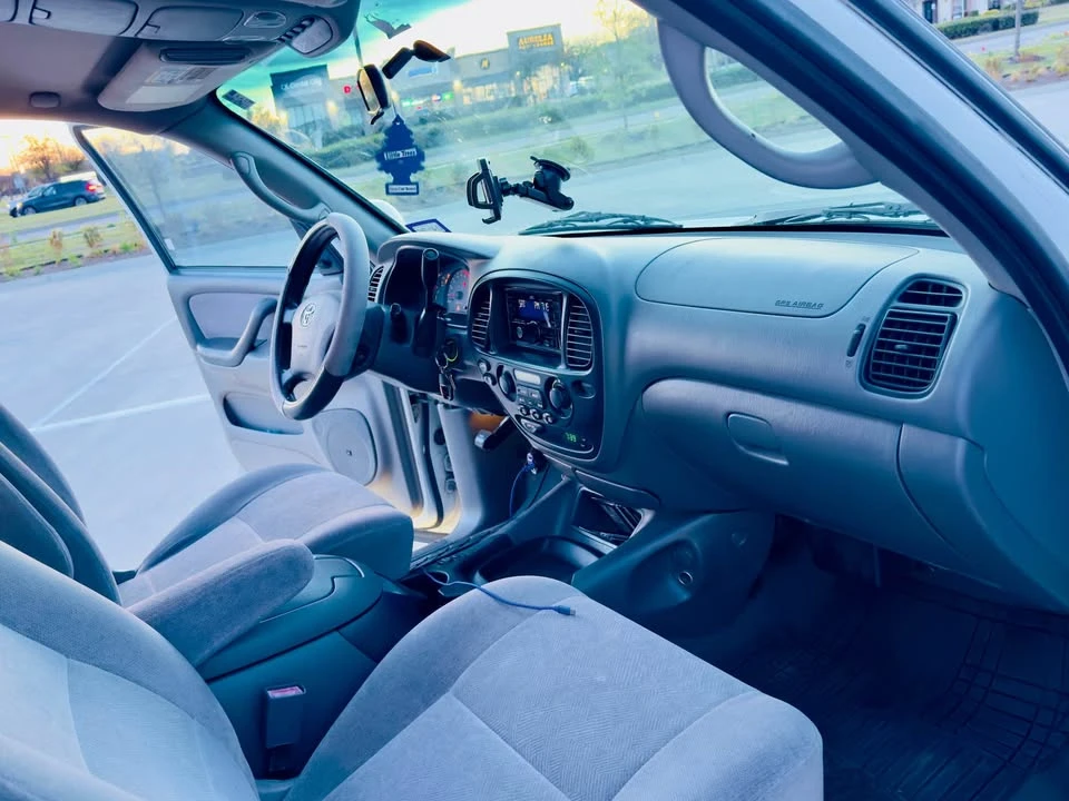2003 Toyota Sequoia 1st Gen - Image 5 of 9