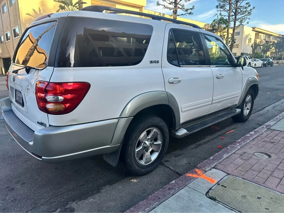 2003 Toyota Sequoia 1st Gen - Image 5 of 16