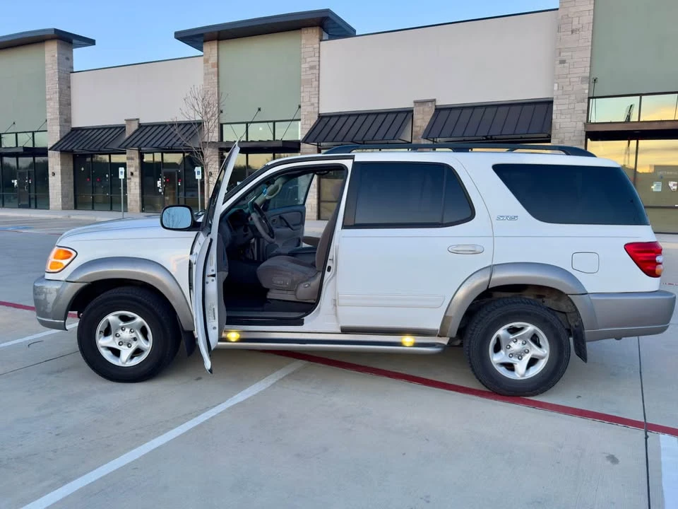 2003 Toyota Sequoia 1st Gen - Image 3 of 9