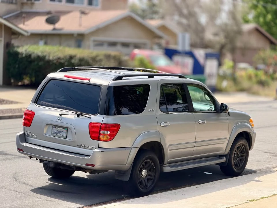 2003 Toyota Sequoia 1st Gen - Image 5 of 17