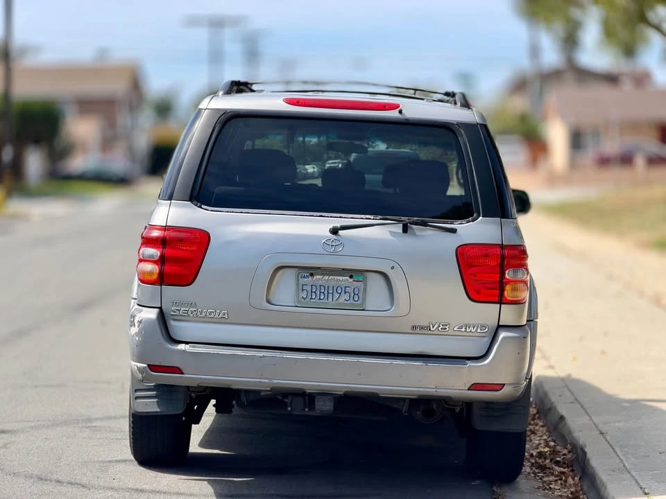 2003 Toyota Sequoia 1st Gen - Image 6 of 17