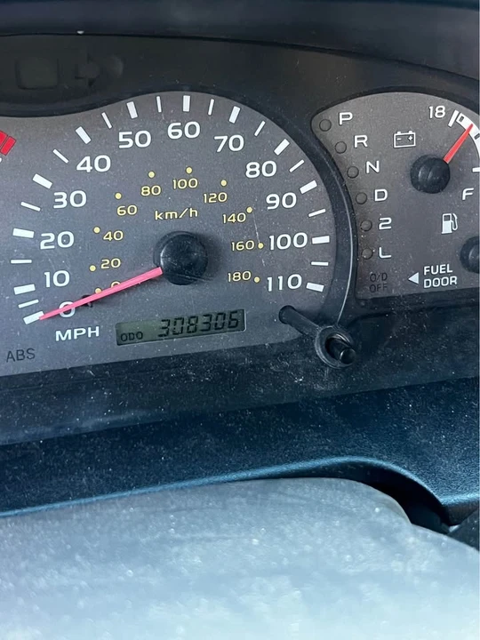 2003 Toyota Sequoia 1st Gen - Image 3 of 19