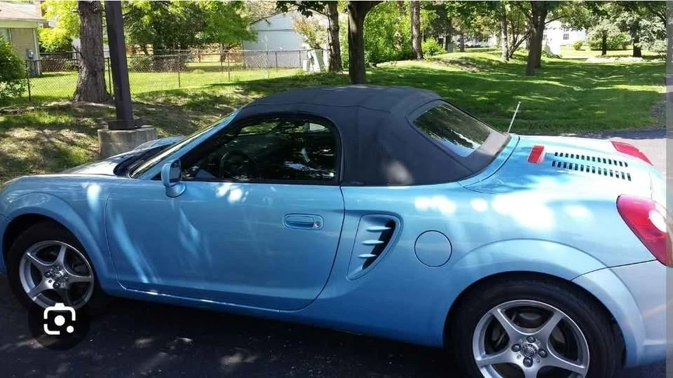 2003 Toyota MR2 Spyder/MR-S - Image 2 of 2