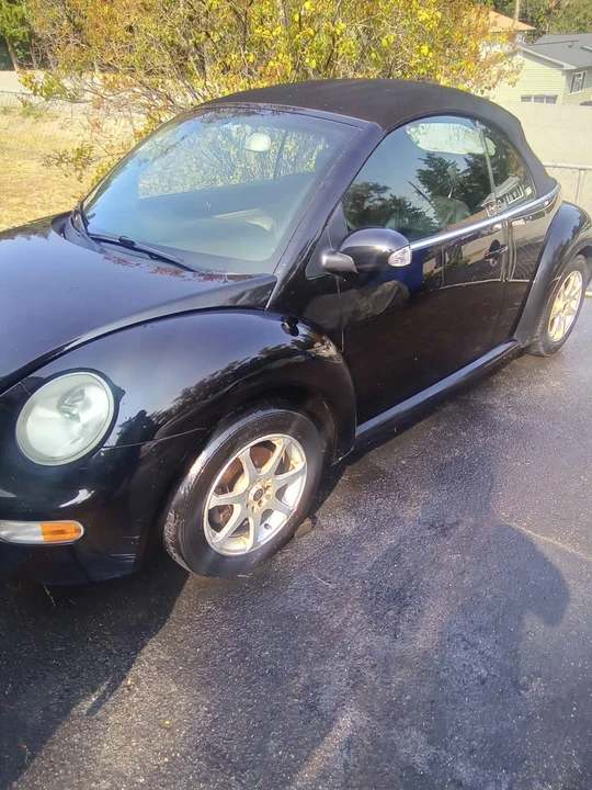 2003 Volkswagen New Beetle - Image 2 of 4