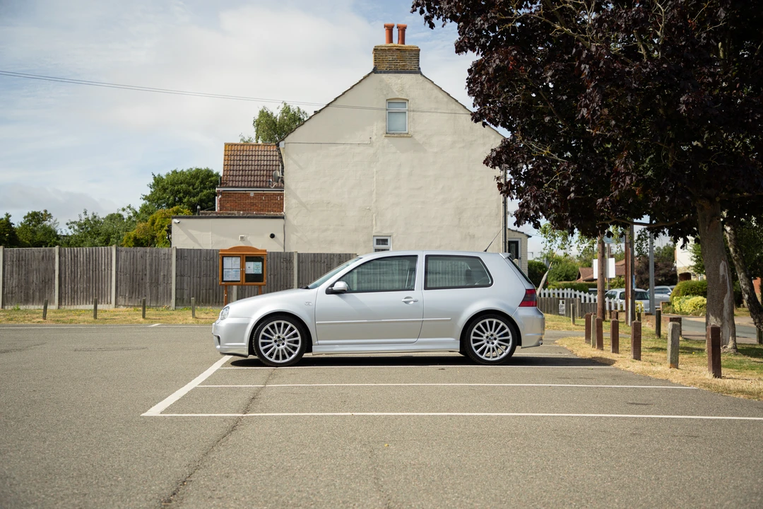 2003 Volkswagen R32 Mk4 - Image 5 of 31