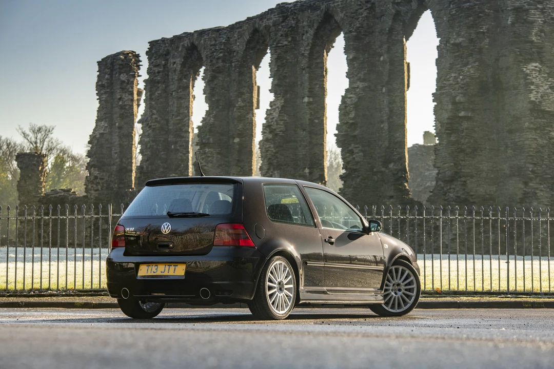 2003 Volkswagen R32 Mk4 - Image 15 of 31