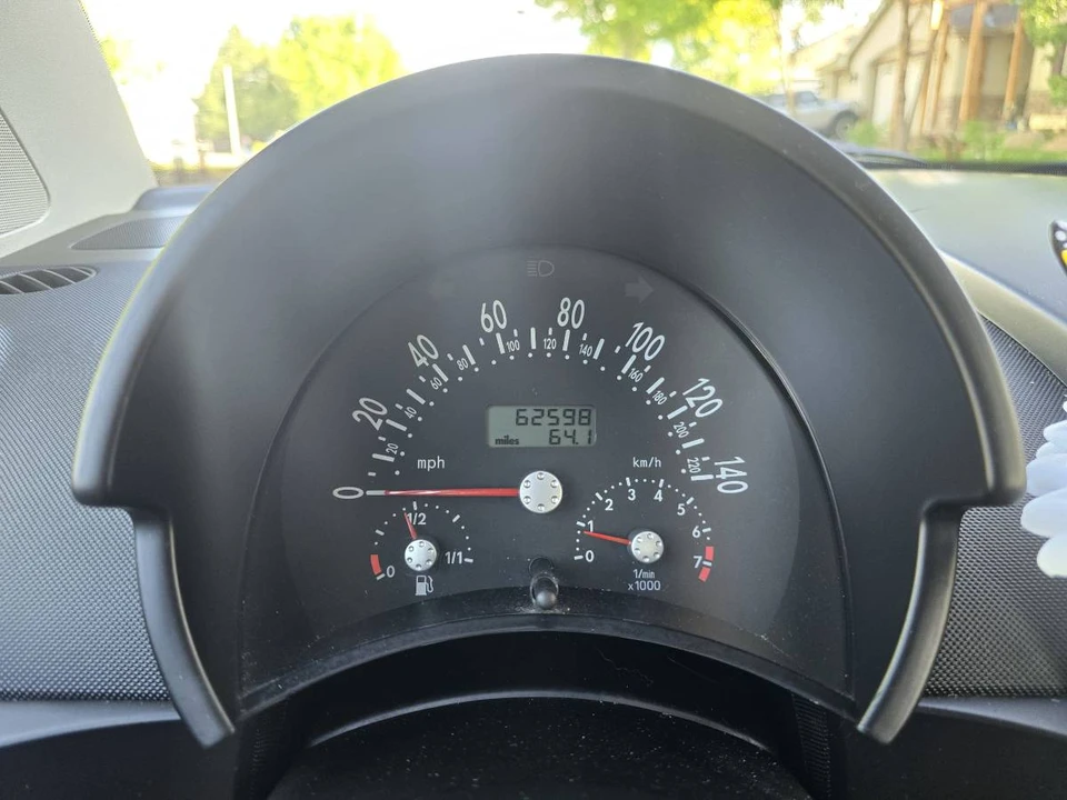 2003 Volkswagen New Beetle - Image 8 of 22