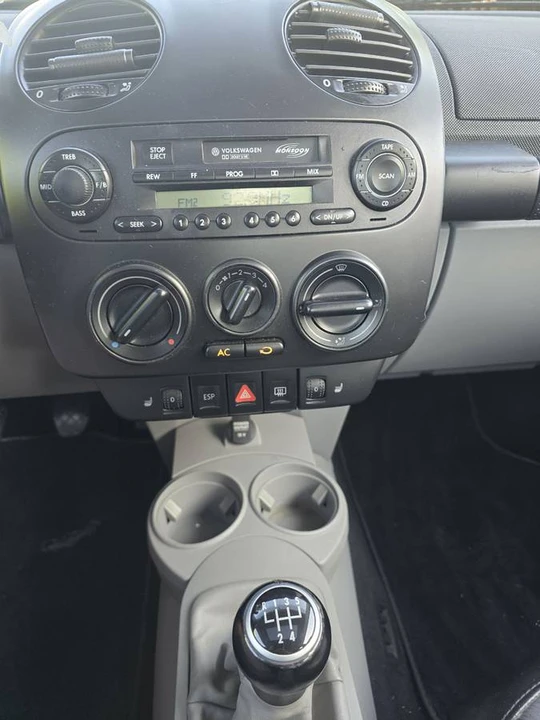 2003 Volkswagen New Beetle - Image 14 of 22