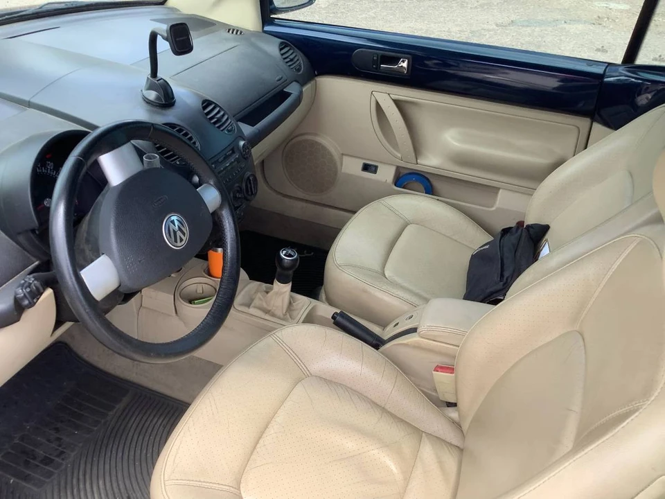 2003 Volkswagen New Beetle - Image 9 of 9