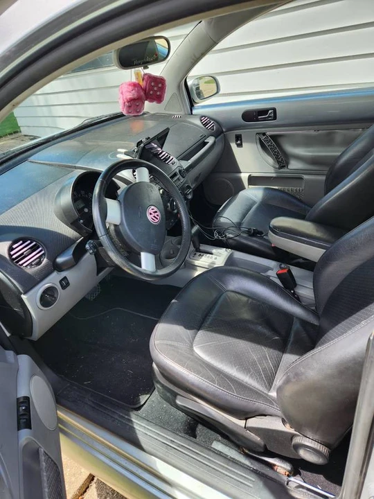 2003 Volkswagen New Beetle - Image 4 of 4