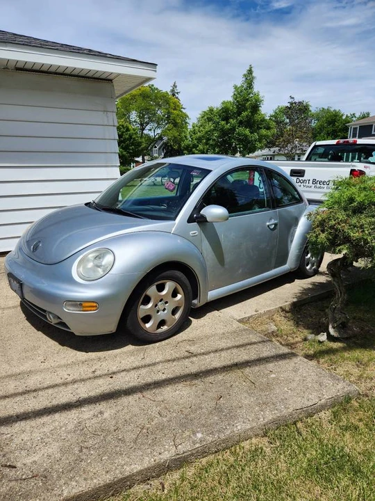 2003 Volkswagen New Beetle - Image 3 of 4