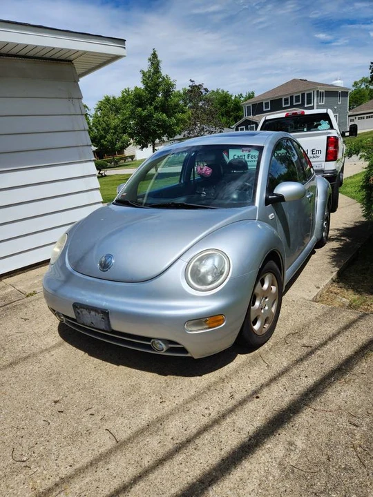2003 Volkswagen New Beetle - Image 2 of 4