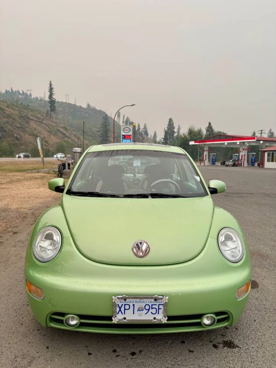 2003 Volkswagen New Beetle - Image 3 of 8