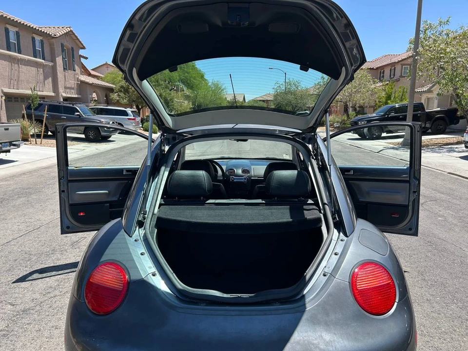 2003 Volkswagen New Beetle - Image 18 of 24