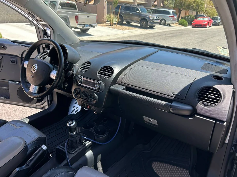 2003 Volkswagen New Beetle - Image 15 of 24