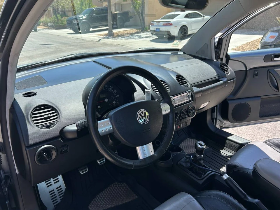 2003 Volkswagen New Beetle - Image 16 of 24