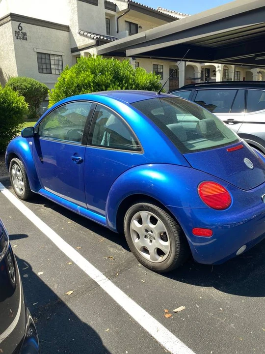 2003 Volkswagen New Beetle - Image 2 of 3