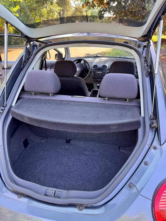 2003 Volkswagen New Beetle - Image 11 of 12