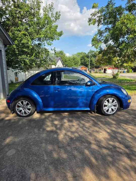 2003 Volkswagen Beetle (1980-2003) - Image 2 of 6