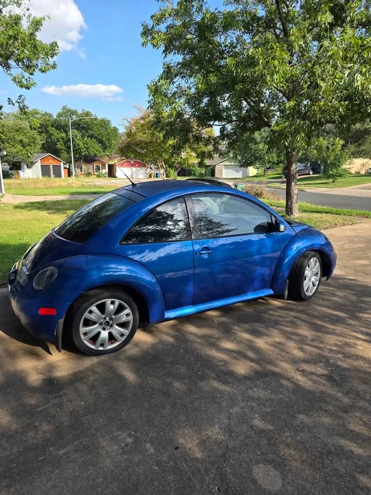 2003 Volkswagen Beetle (1980-2003) - Image 3 of 6