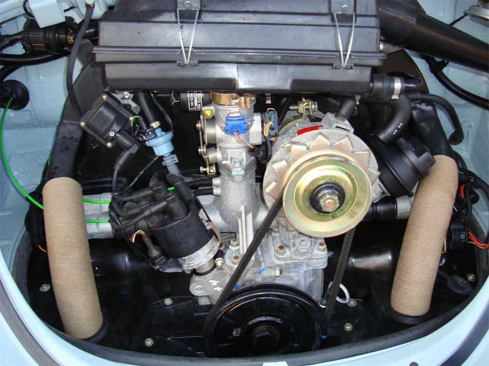 2003 Volkswagen New Beetle - Image 8 of 15