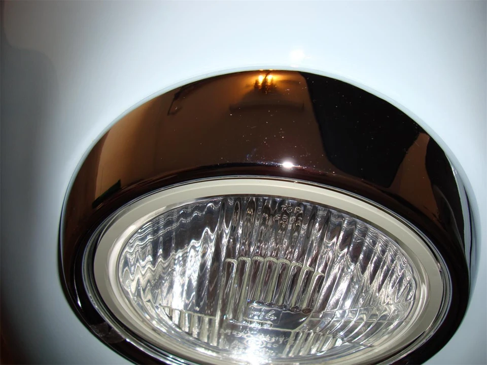 2003 Volkswagen New Beetle - Image 9 of 15