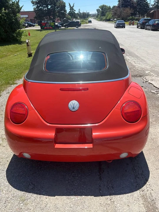 2003 Volkswagen New Beetle - Image 9 of 12