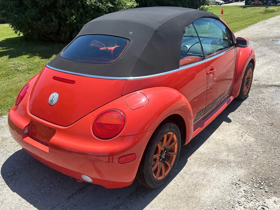2003 Volkswagen New Beetle - Image 8 of 12