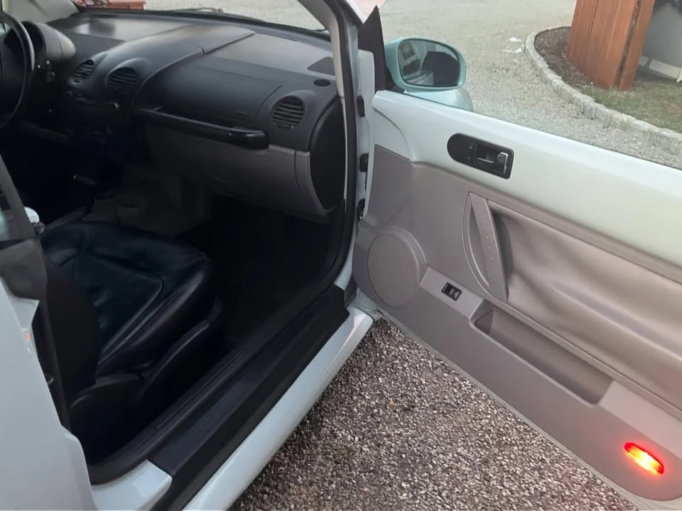 2003 Volkswagen New Beetle - Image 12 of 12