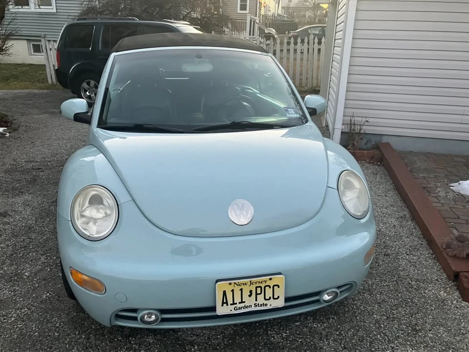 2003 Volkswagen New Beetle - Image 2 of 12