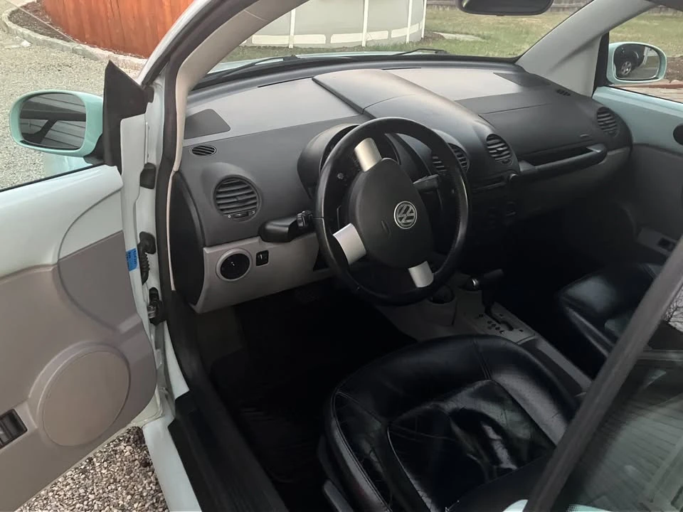 2003 Volkswagen New Beetle - Image 7 of 12