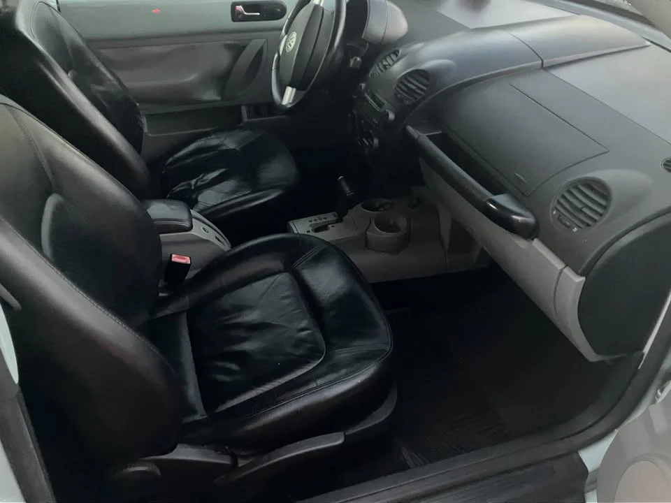 2003 Volkswagen New Beetle - Image 10 of 12