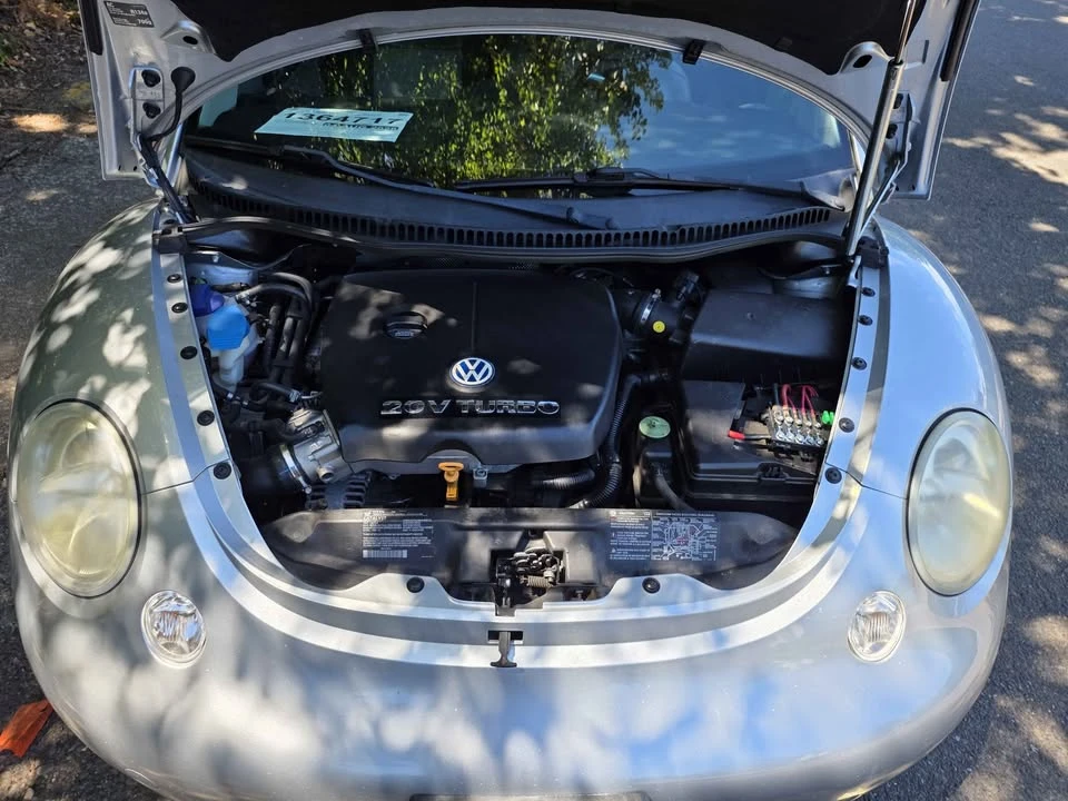 2003 Volkswagen New Beetle - Image 2 of 10