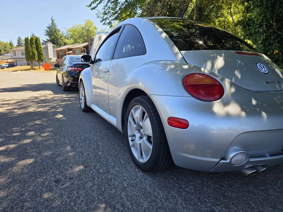 2003 Volkswagen New Beetle - Image 9 of 10