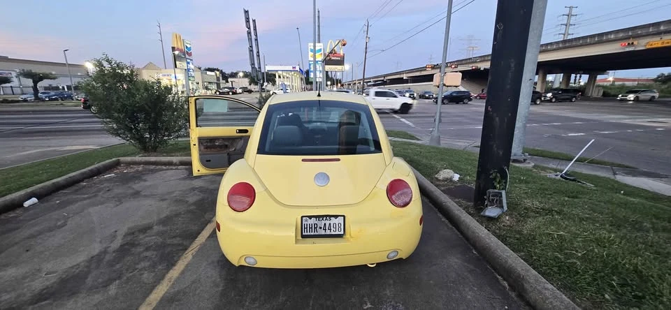 2003 Volkswagen New Beetle - Image 2 of 4