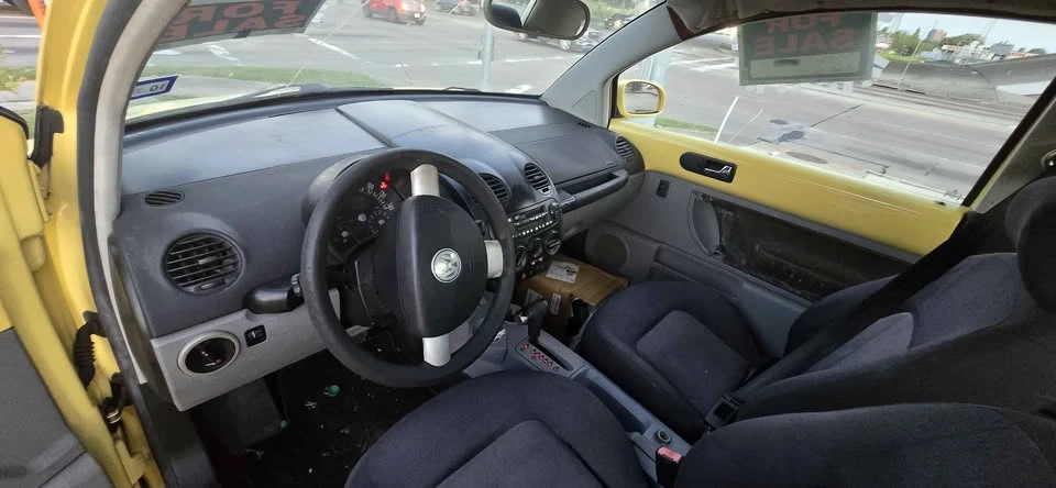 2003 Volkswagen New Beetle - Image 3 of 4