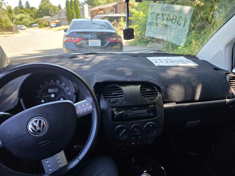 2003 Volkswagen New Beetle - Image 7 of 10
