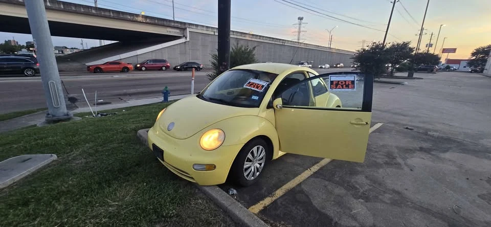 2003 Volkswagen New Beetle - Image 4 of 4